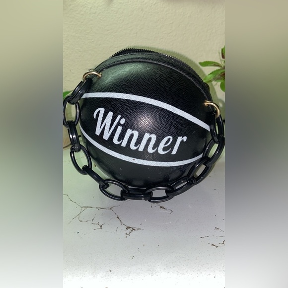 Shein basketball crossbody/hand bag ♡. - Picture 3 of 3